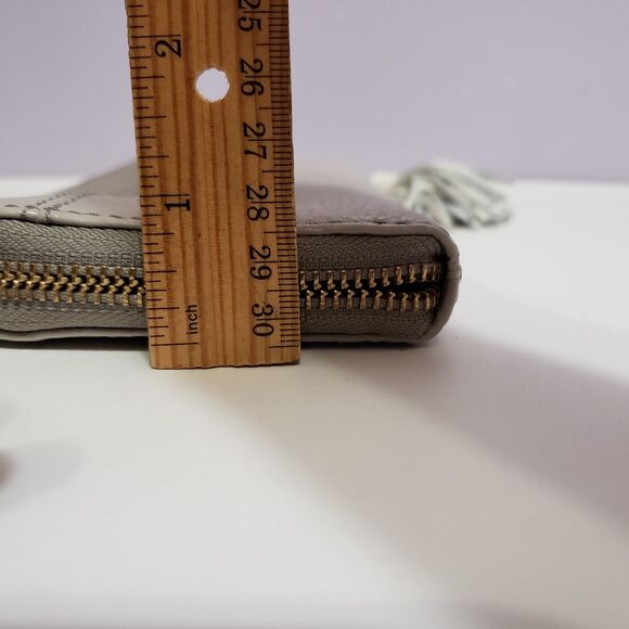 Fossil Gray Zip Around Leather Wallet 8"× 4" - Picture 8 of 8